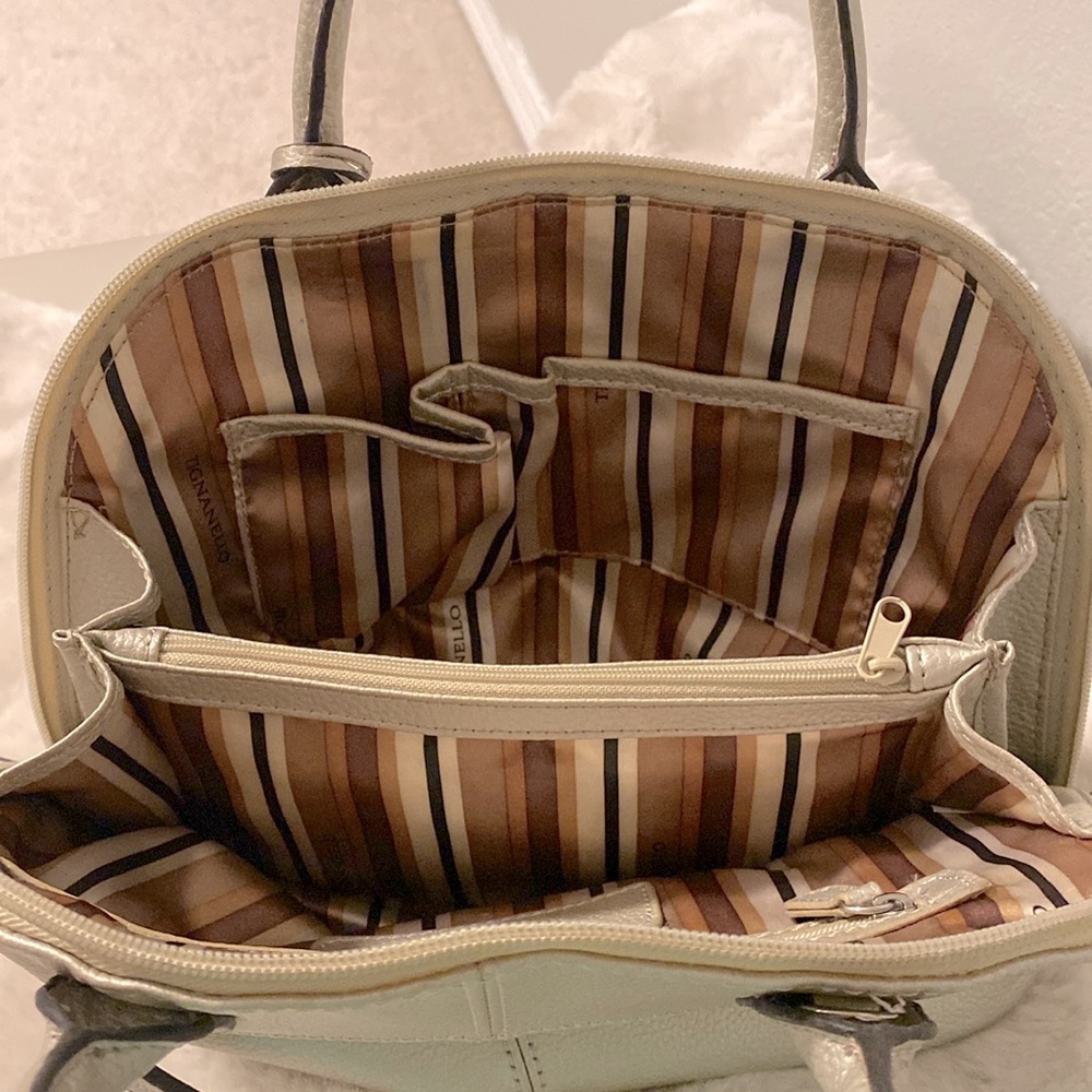 Tignanello Leather Dome Champagne Bag Like New - Picture 7 of 8